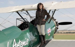 Con este vuelo Tracey rinde homenaje a una de las pioneras de la aviación.