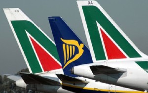 Ryanair intenta "colarse" en Alitalia.